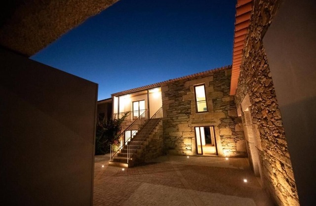 Old house restored in Douro, 5 km from Vila Real. Comfort and tranquility.
