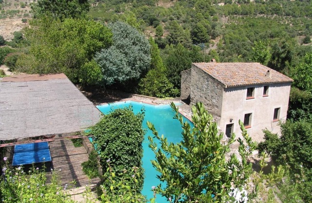 Old Mill, garden, porch with ping pong table. Swimming Pool and private barbeque