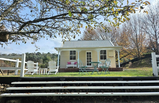 Old Oak Tree Cottage