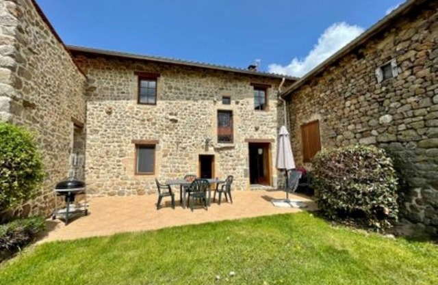 Old renovated farmhouse in the heart of a small rural village