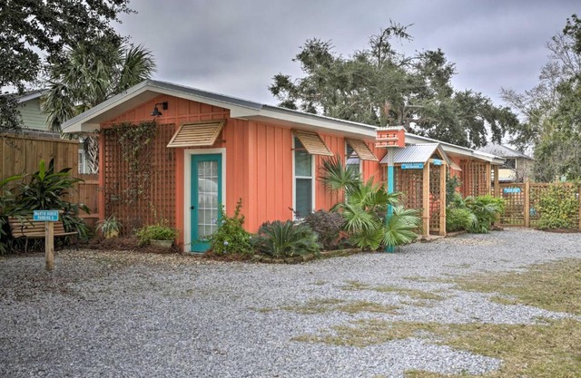 Old Town Getaway, Walk to Shopping, Dining, and Bay!