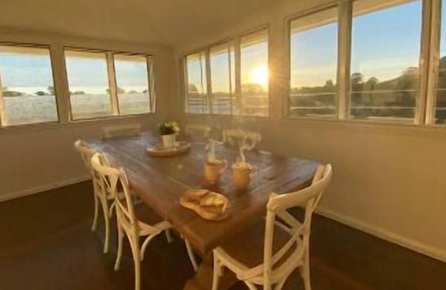 Old World Charm, - Amazing Views - Farm Stay