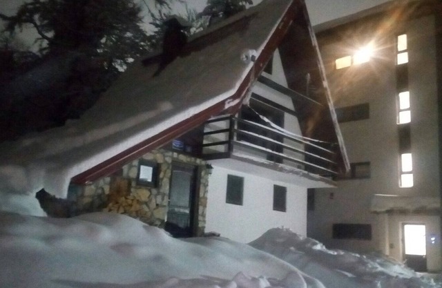 Olimpijska planina Jahorina,Planinska kuca Cakar,naselje Sator.