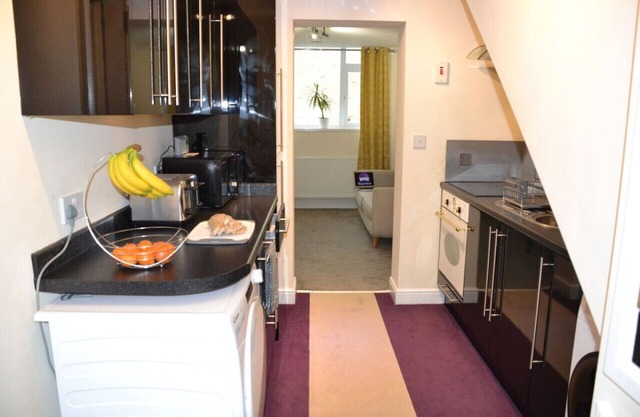 Olive Tree 2 bed Apartment - Stayseekers