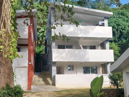 Olivers Binucot Beach House