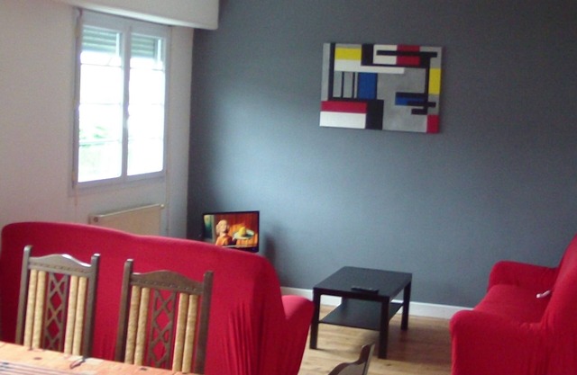 Oloron ST Marie APT 90m2 Wifi Parking Cheque Vacance