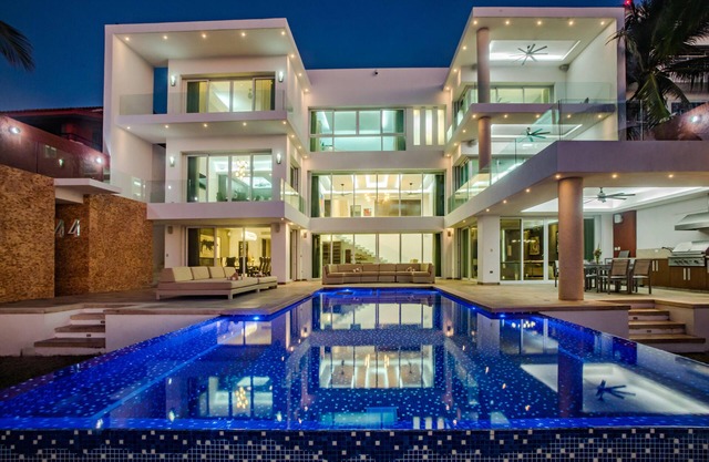 Olympus Home - Luxury Oceanfront House w/Private Pier + Pool