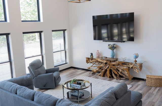 On Beaver Lake! Rogers, AR, NEW Spacious Barndominium With Sweeping Lake Views.