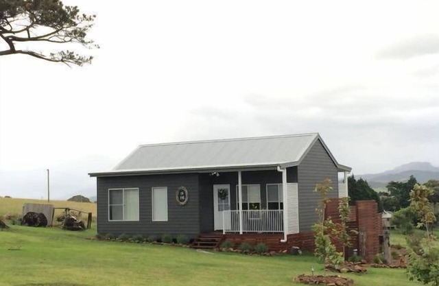 On Par - country retreat overlooking golf course