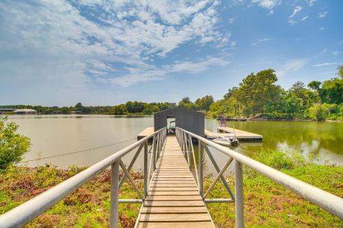 On-Site Lake Access Pet-Friendly Vinita Home