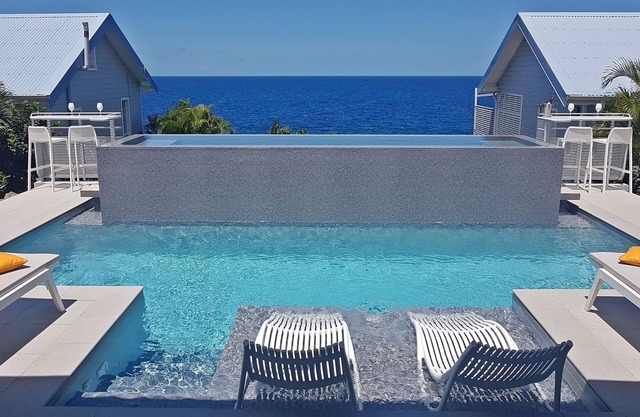 On the Caribbean Sea, sea view and access, 3 bedrooms. Blue Star Villa, 5*