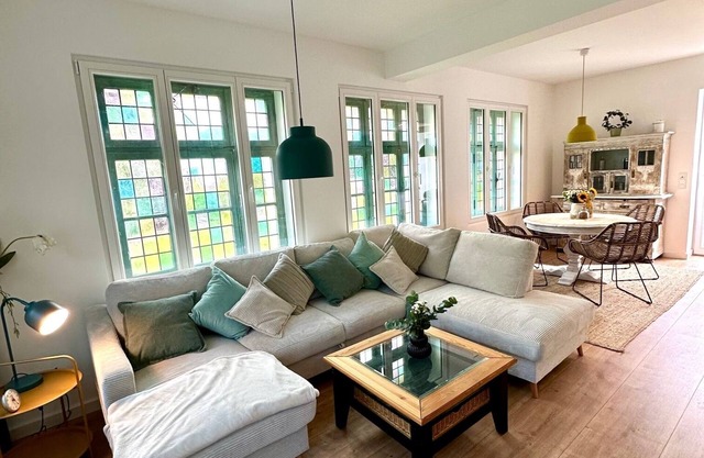 On the outskirts of Cologne, a historic little country house with real hygge charm!