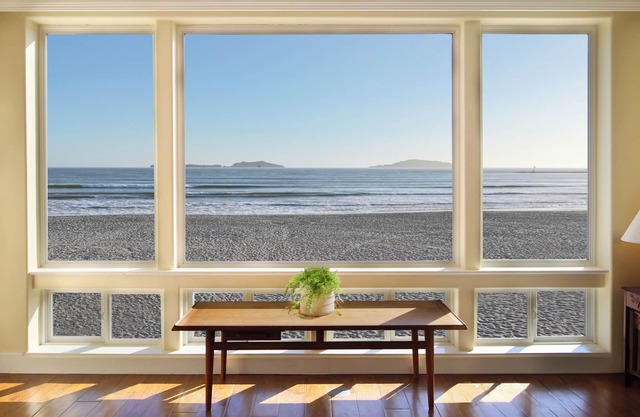 ON THE SAND - Incredible Beachfront - Awesome Ocean and Island View w/Elevator!