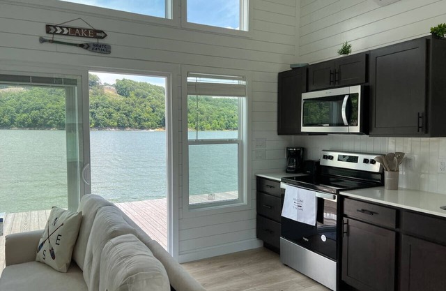 On-Water 10 #38 - Lake Cumberland Marina
