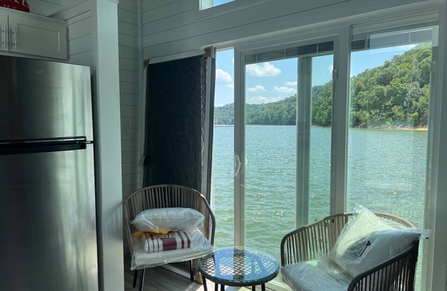 On-Water 20 #37 - Lake Cumberland Marina