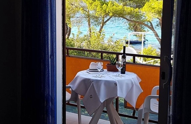 One bedroom apartment with balcony and sea view Lovište, Pelješac (A-15150-a)