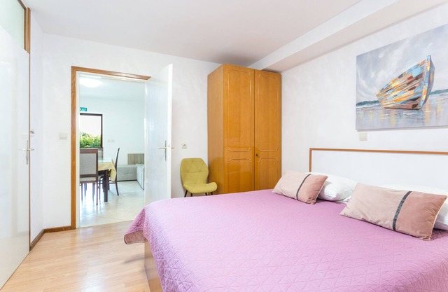 One bedroom apartment with terrace and sea view Podstrana, Split (A-6072-c)