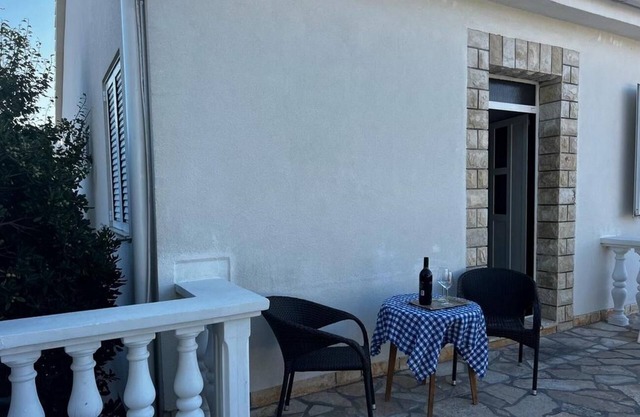 One bedroom apartment with terrace Vlašići, Pag (A-4139-b)