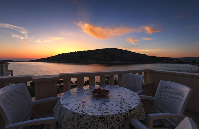 One bedroom apartment near beach Ražanj, Rogoznica (A-7484-a)
