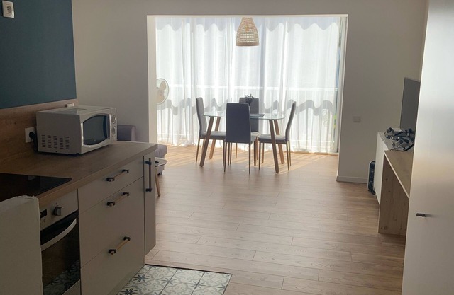 One-bedroom apartment in quiet city center with parking