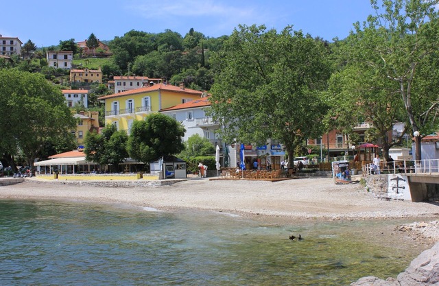 One bedroom apartment near beach Ika, Opatija (A-3426-a)