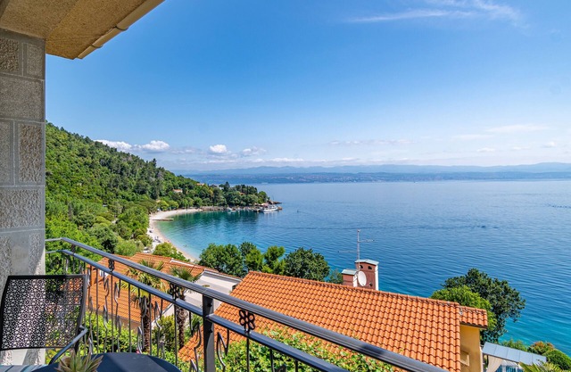 One bedroom apartment with terrace and sea view Medveja, Opatija (A-7720-a)