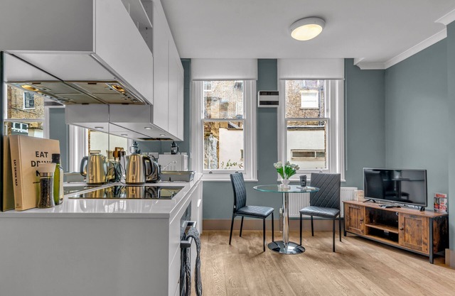 One Bedroom Flat Cleveland near Oxford Street Fitzrovia