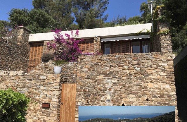One bedroom house - Exceptional location - Sea view