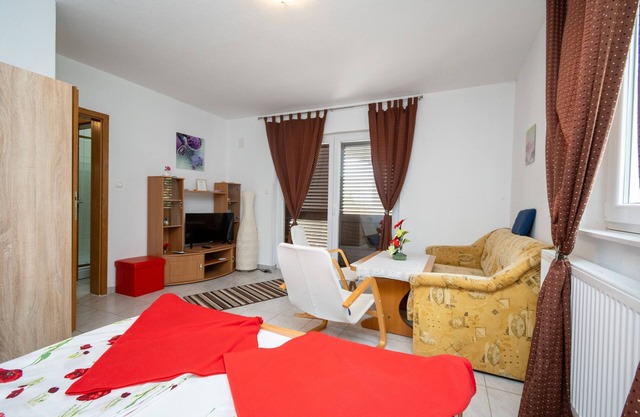 One bedroom apartment with terrace and sea view Tribanj Šibuljina, Paklenica (A-17818-a)