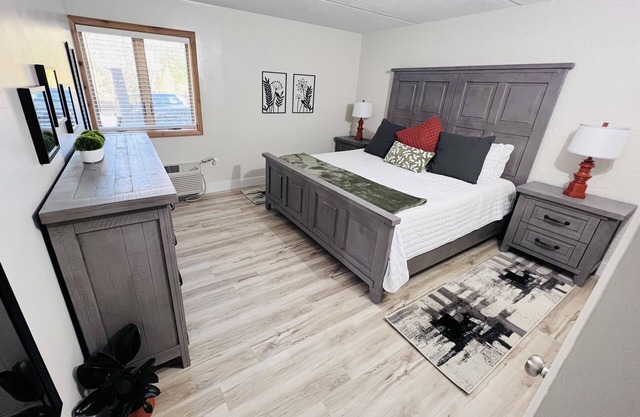 One Bedroom Lake Retreat, two pools, hot tub, and more!