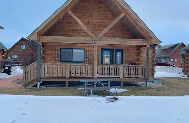 One of the best views in Warrens! 3BR 2BA Cabin near Jellystone & 3 Bears Lodge.