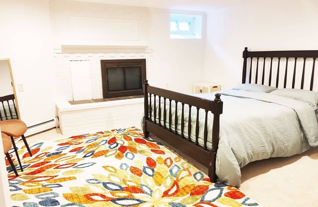 One room ,two beds ,basement,private bathroom and entrance . 4.95 reviews airb