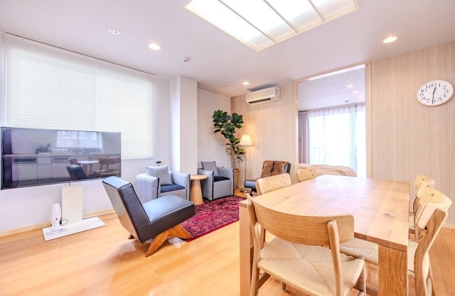 One whole floor of the building 55m Family room/Kochi Kōchi