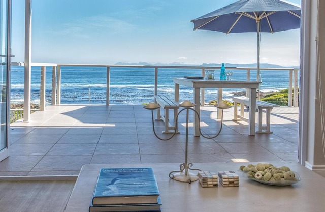 Ons C-Huis - Gansbaai Seafront Accommodation, back-up power