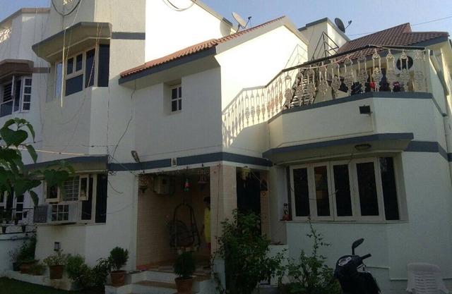 Open house for all who come around the globe