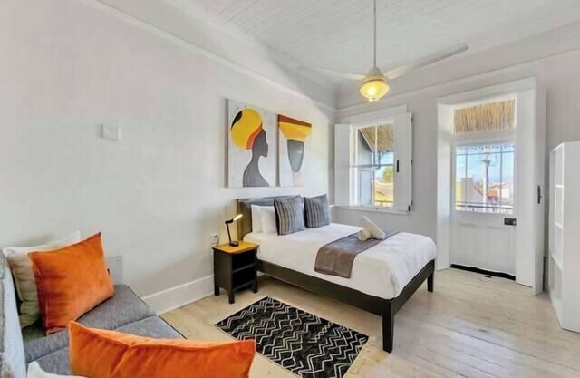 Open Space 2-Bed Apt with Balcony in Observatory