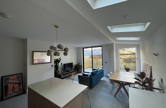 Open-space living in bright spacious newly renovated patio flat in South Clapham