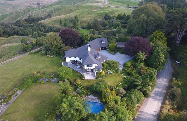 Opens 2025! Private retreat will spoil you, Stunning views, Waitomo's Hidden Gem