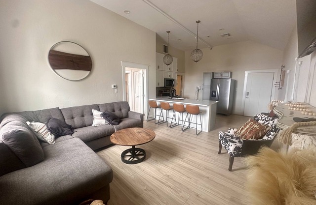 Opera House Suite 1