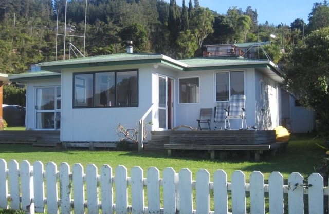Opoutere - Nat's Place
