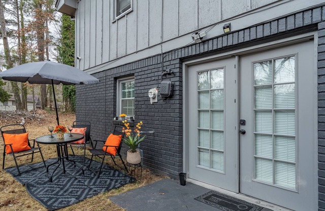 Orange Oasis Hideaway Suite spacious 1 bed retreat Atl airport and Everything!