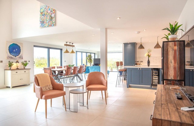 Orchard Barn - 4 BD Barn Conversion with Stunning Views