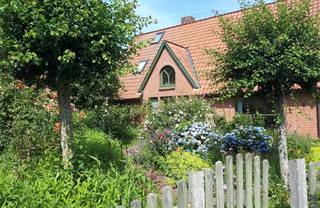Organic holiday home, idyllic garden. For you alone!