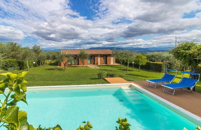 Orlando, private pool house, A/C, WiFi. Lucca.