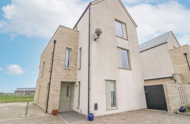 OSPREY HOUSE PORTLAND, family friendly, with a garden in Fortuneswell