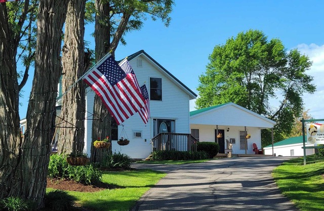 Otter Creek View! 2-Bedroom house with all the amenities!