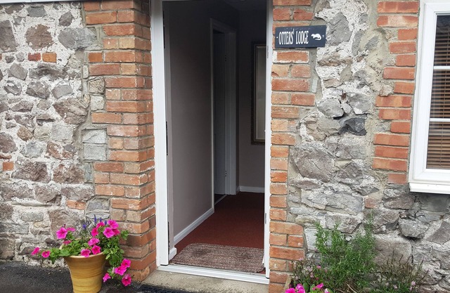 Otters’ Lodge: Beautiful countryside cottage close to beaches and attractions.