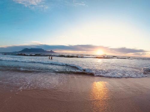 Our Cape Town Home - Beach Villa with Stunning Sea & Mountain Views!