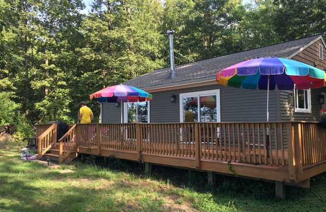 Out where the blacktop ends: Rent our 2BR country lover's retreat.