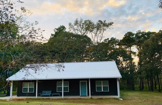 Outdoormen’s Paradise on Lake Sam Rayburn adjoining Angelia National Forest